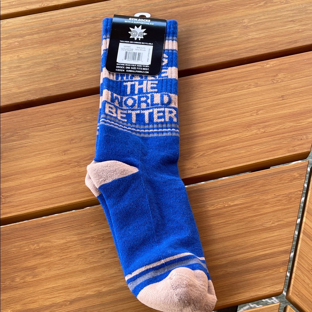 Gumball Poodle “Dogs Make The World Better” Crew Socks NWT Unisex - Picture 4 of 7